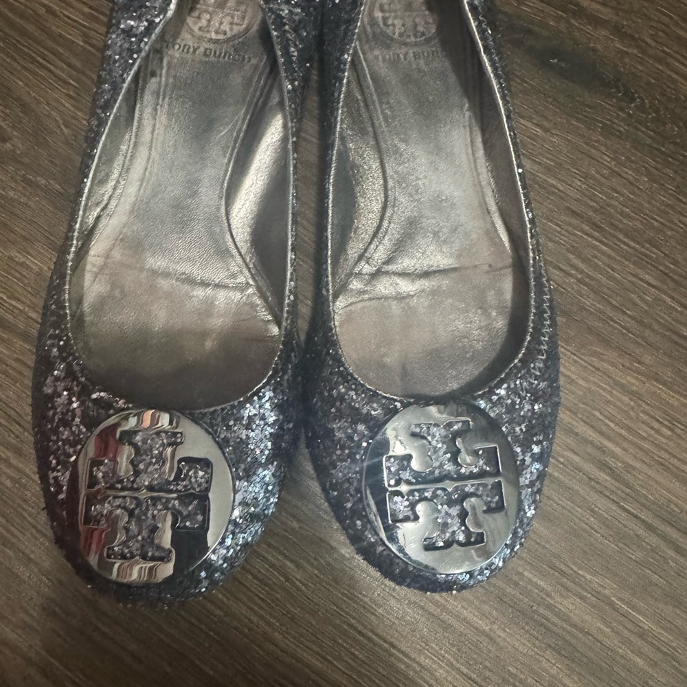 Tory Burch Silver Flats with Iconic Logo and Vintage Texture